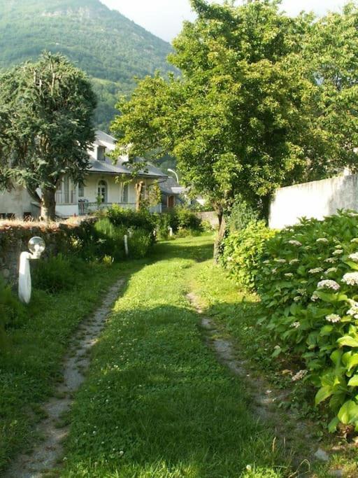 Magnifique Maison De Maitre Du 18E Avec Jardin Luz-Saint-Sauveur Exterior foto